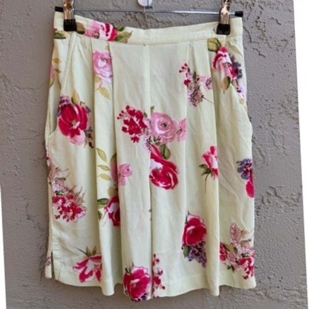 Vintage Karen Kane Yellow Pink Floral High Rise Pleated Shorts SZ 8 Cottagecore